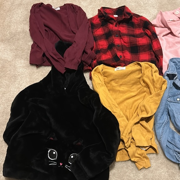 Sweater/Shirt Bundle Small(6/7) - Picture 3 of 3